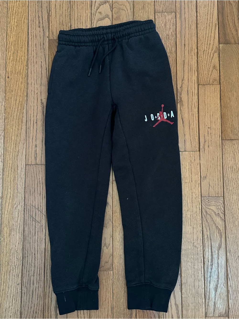 Kids Jordan sweatpants size S